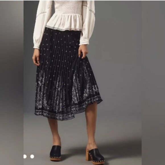 Farm Rio Anthropologie Midi Pleated Black Skirt size XS - Picture 1 of 7